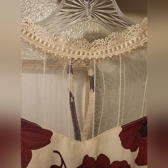 Entro Red Flower detail Beautiful long sleeve Shirt - Picture 2 of 5